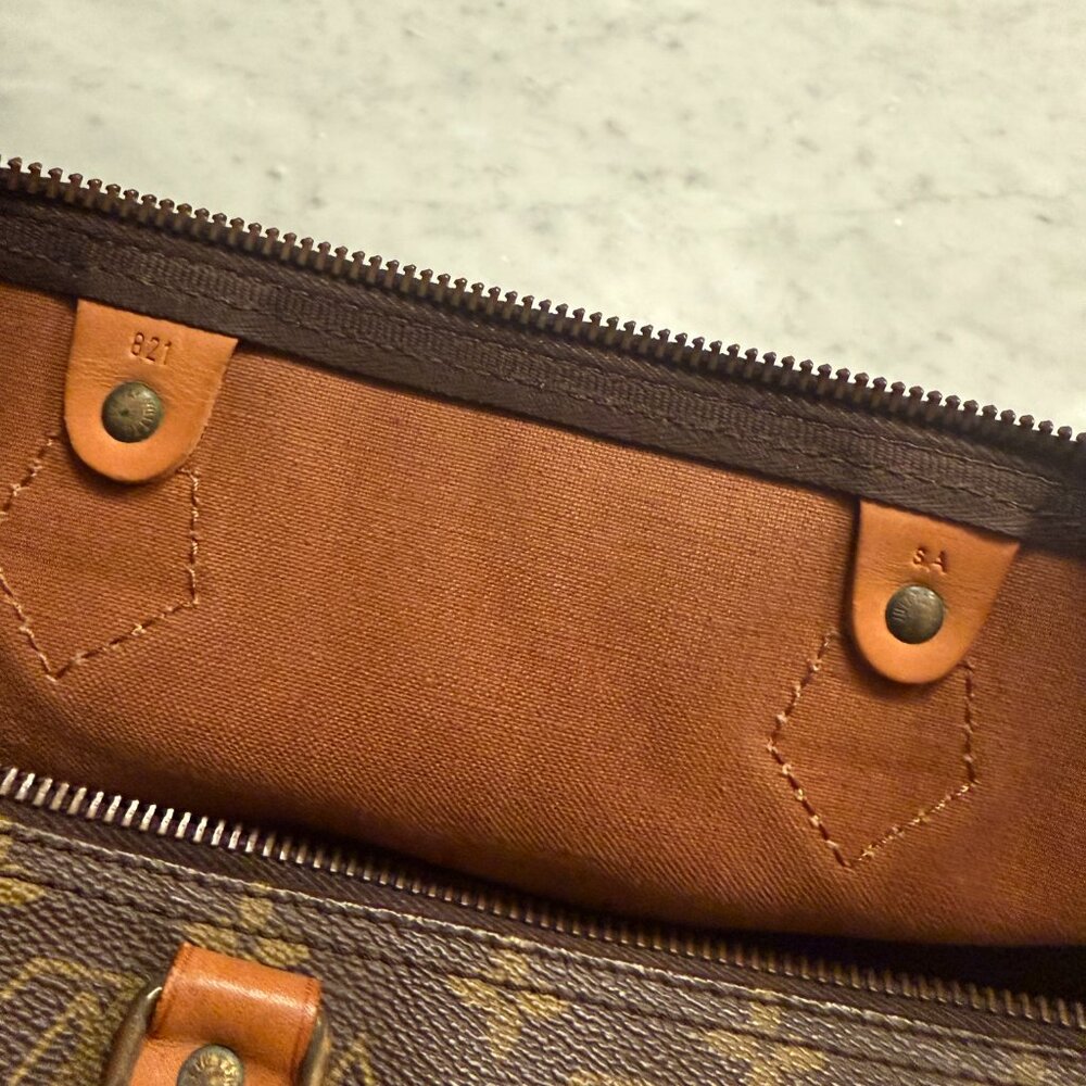 Louis Vuitton Speedy 40 – Monogram Canvas - Picture 9 of 9